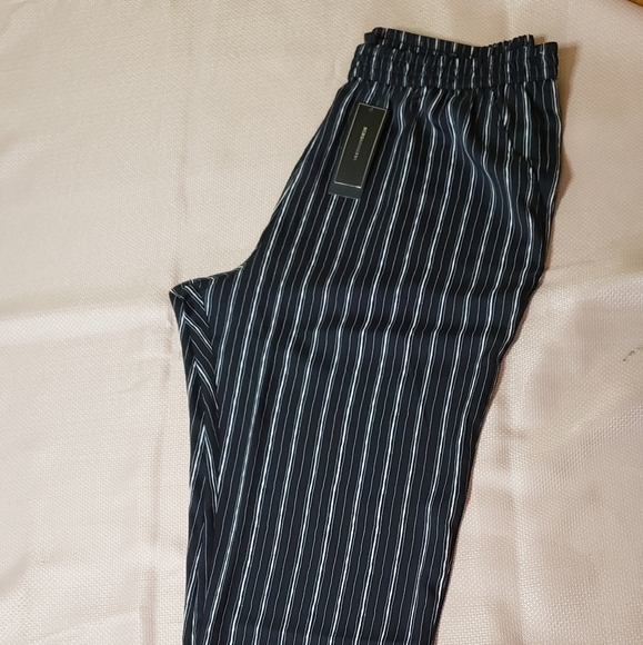 New BCBGMAXAZRIA PANS. Size L - Picture 5 of 12